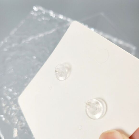 Brand New S925 Silver Rhinestone Hello Kitty Green Heart Earrings - Picture 4 of 6